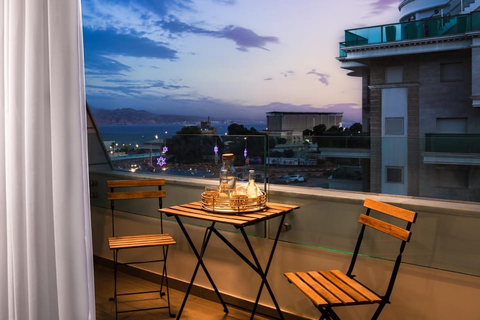 Natural landscape, View (from property/room), Balcony/Terrace