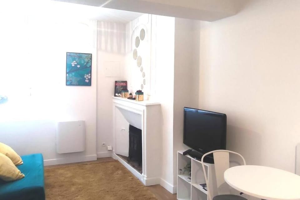 Communal lounge/ TV room, TV and multimedia, Living room