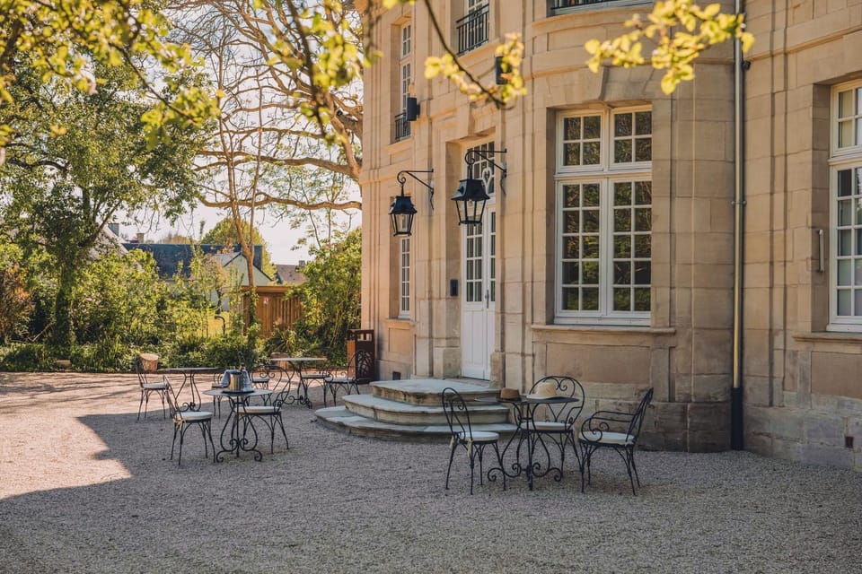 Property building, Patio, Patio, Garden, Garden, Garden view, Garden view