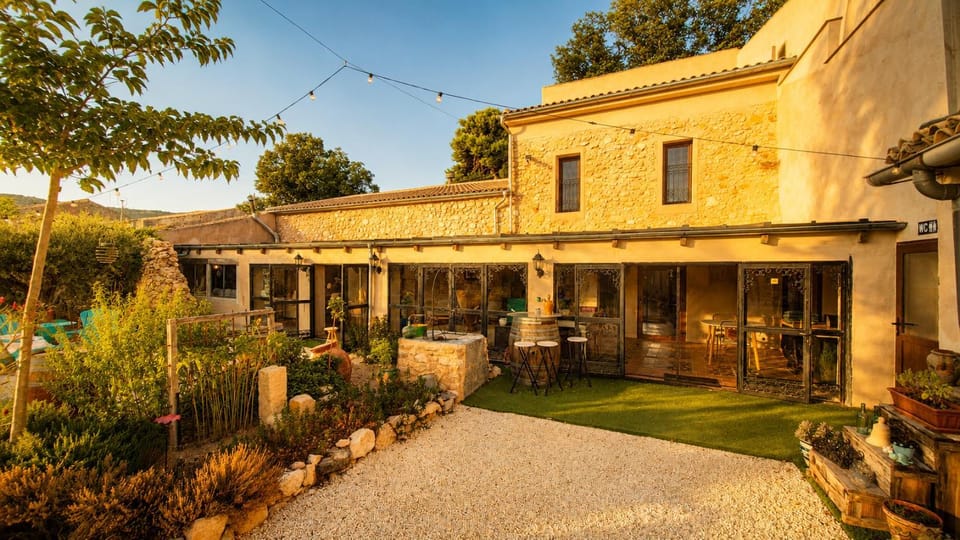 Property building, Spring, Day, Garden, Garden view