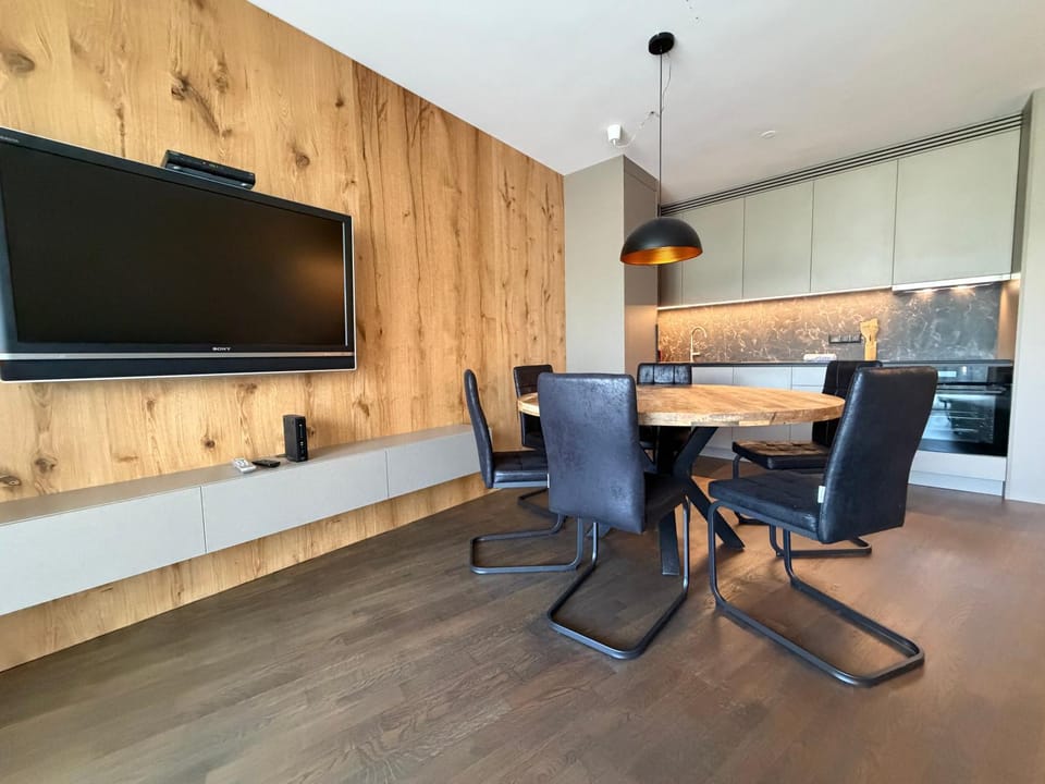 TV and multimedia, Seating area, kitchen