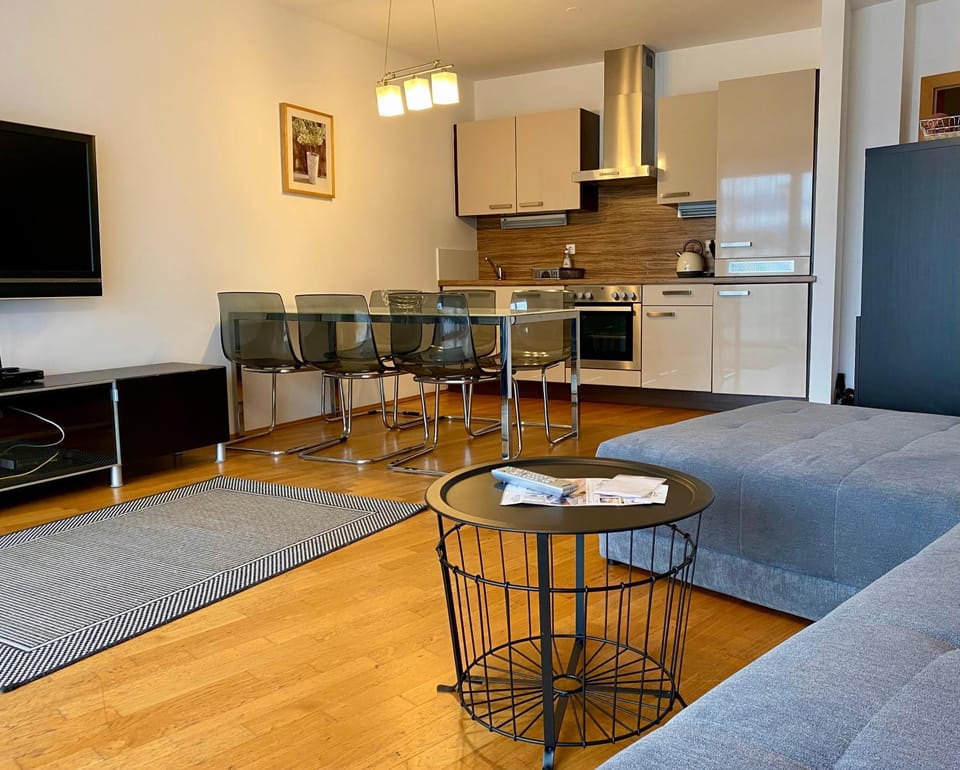 Kitchen or kitchenette, Living room