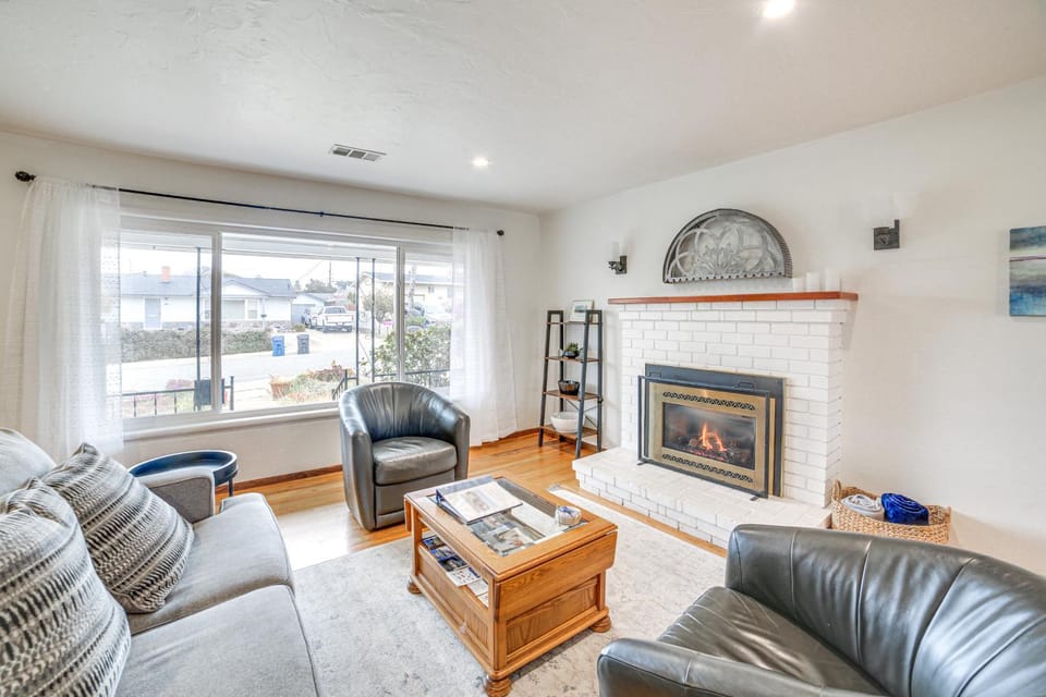 Seaside Vacation Rental w/ Patio Near Monterey Bay House in Seaside