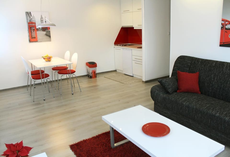 Living room, Dining area