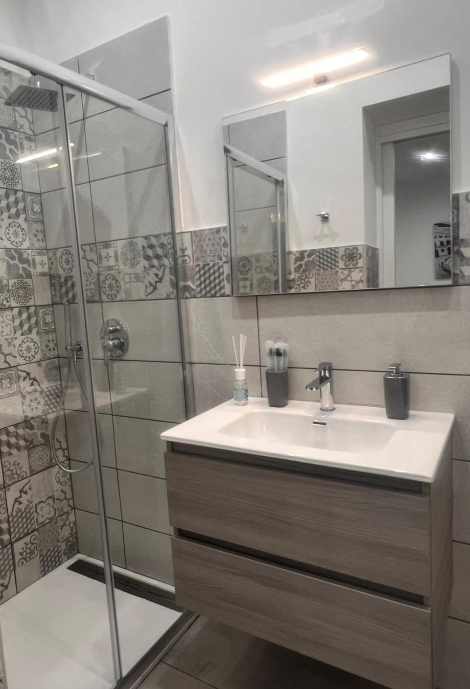 Shower, Bathroom