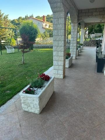 Day, Garden