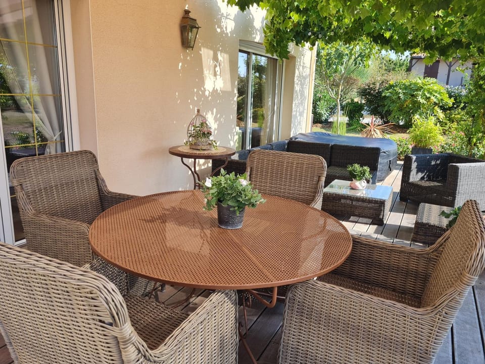 Garden, Balcony/Terrace