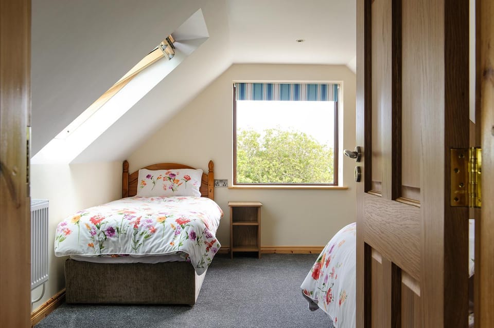 Bed, Photo of the whole room, Bedroom, Sea view, wardrobe