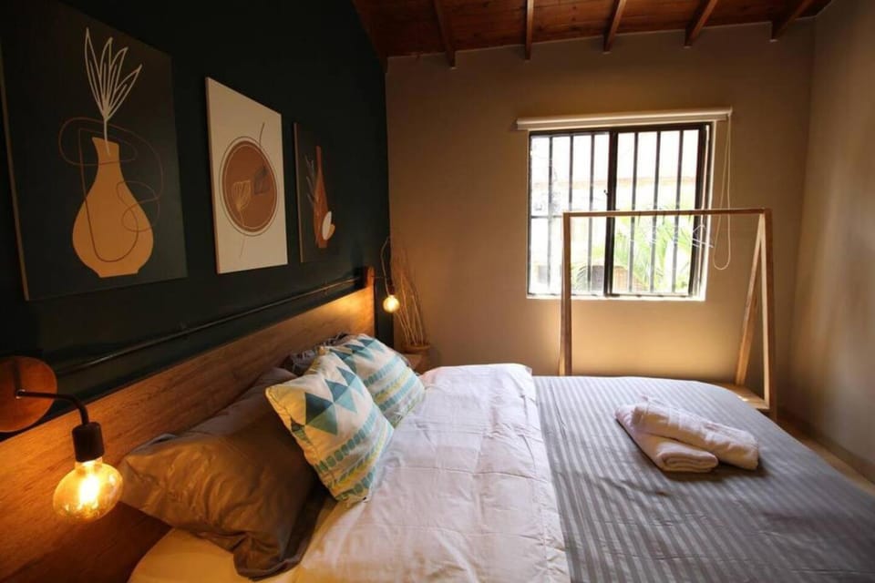 Renta apartamento en Medellín -ONE201 By Roots Rentals Apartment in Medellin