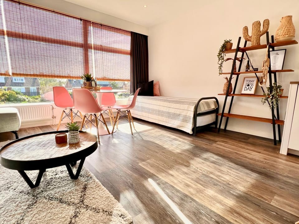 Bed, Living room, Seating area