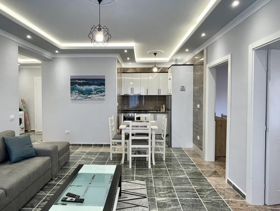 Kitchen or kitchenette, Seating area, Dining area