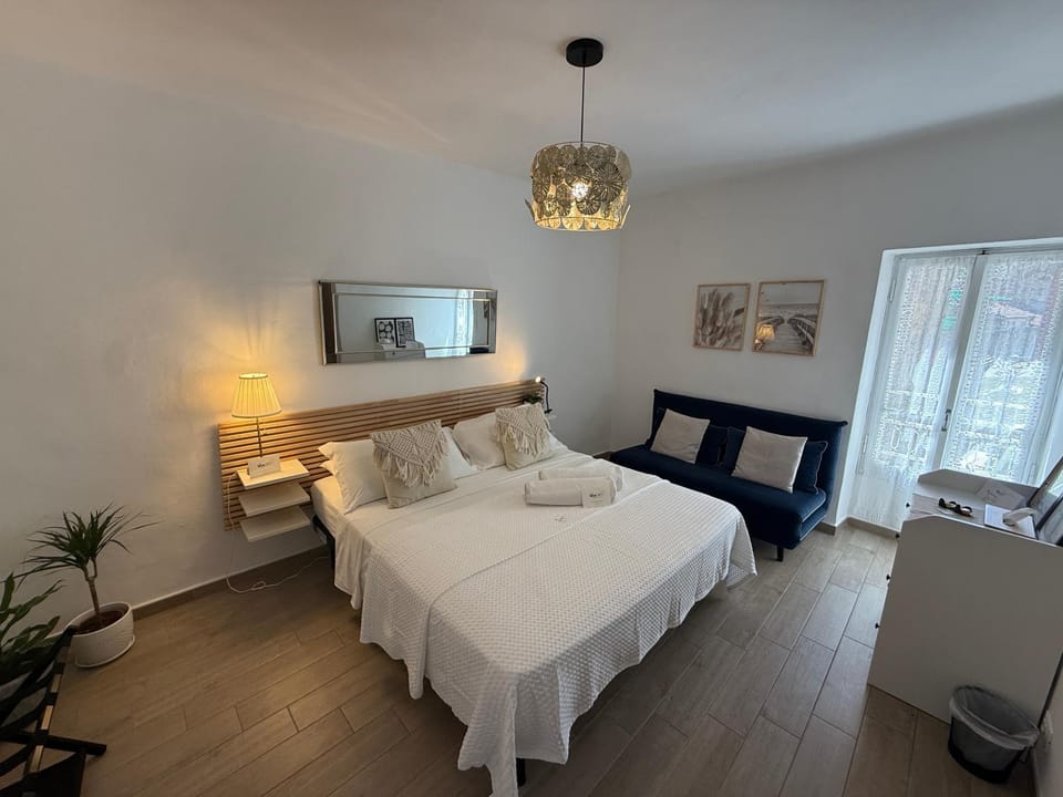 BEDBLUESKY -Eva in the blue Apartment in Liguria