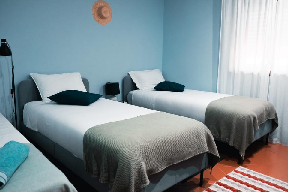 Bedroom, Guests, children, young children, older children, towels, air conditioner