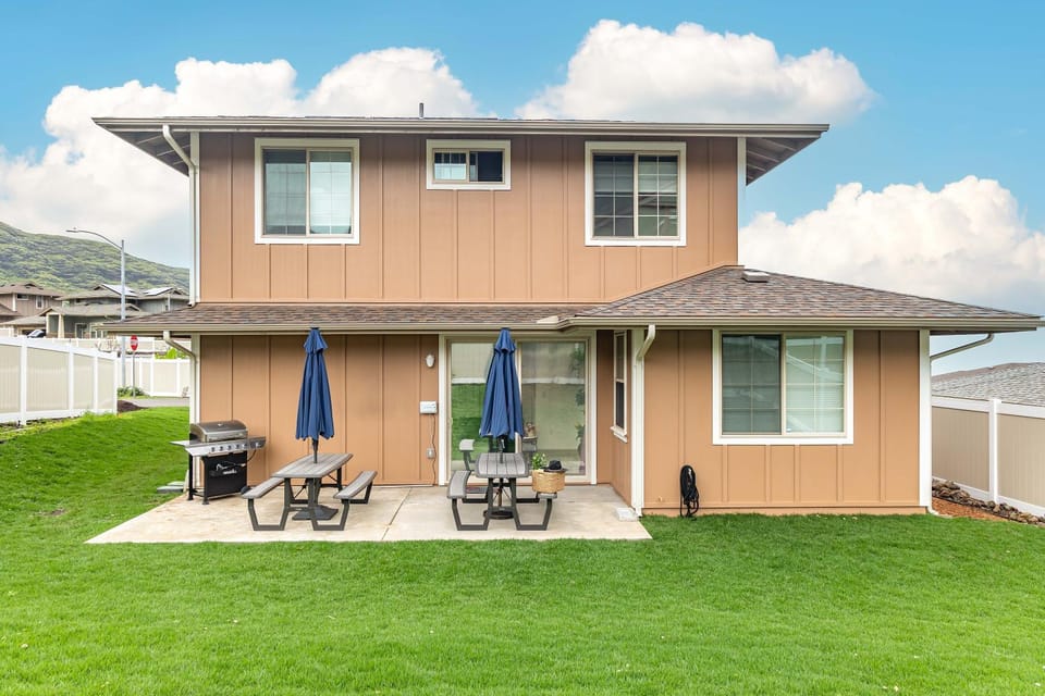 Patio, Day, Mountain view