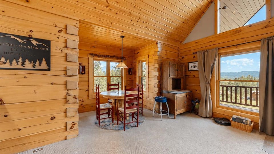 Mountain Views on the 45th Parallel House in Salmon River