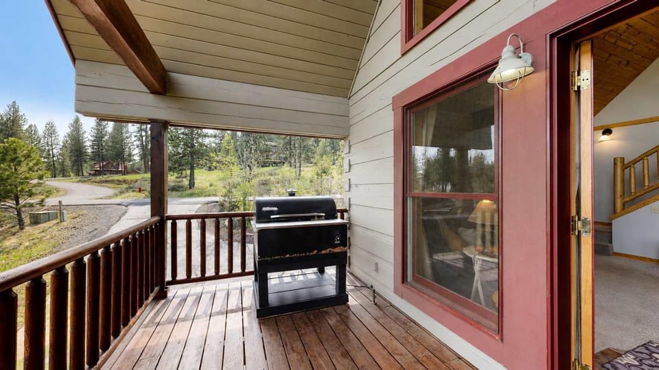 Mountain Views on the 45th Parallel House in Salmon River