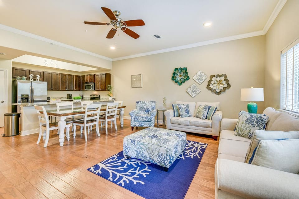 Miramar Beach Condo w/ Pool - Walk to Beach! House in Miramar Beach