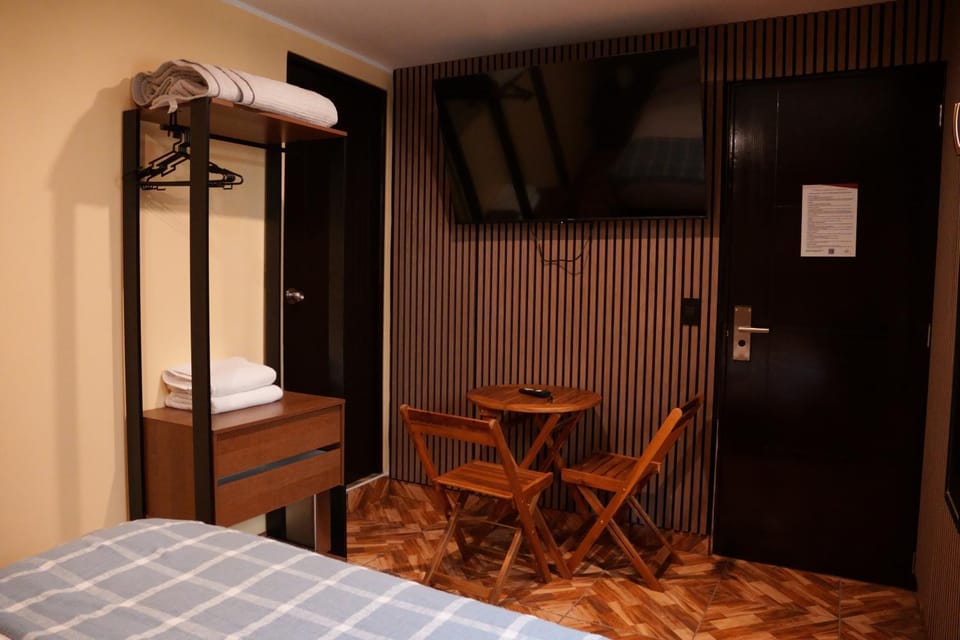 Bed, TV and multimedia, Photo of the whole room, Bedroom, furniture, internet, soundproof, wardrobe