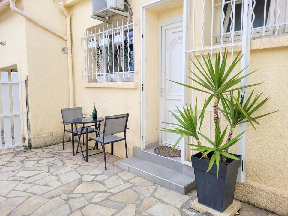 Property building, Patio