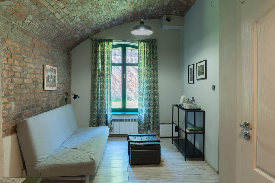 Bed, Living room, Photo of the whole room, Seating area, Bedroom