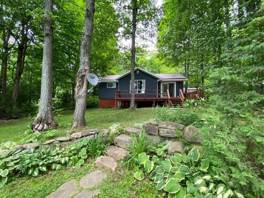Property building, Natural landscape, Garden view