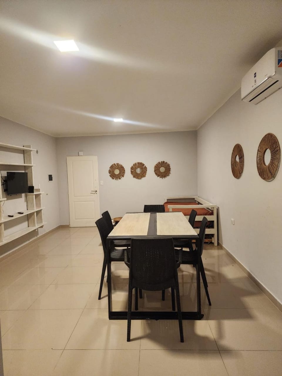 TV and multimedia, Living room, Dining area, air conditioner