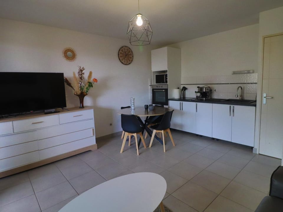 T2 avec Wifi incl., 4 pers, Parking à Sète - FR-1-472-192 Apartment in Occitanie
