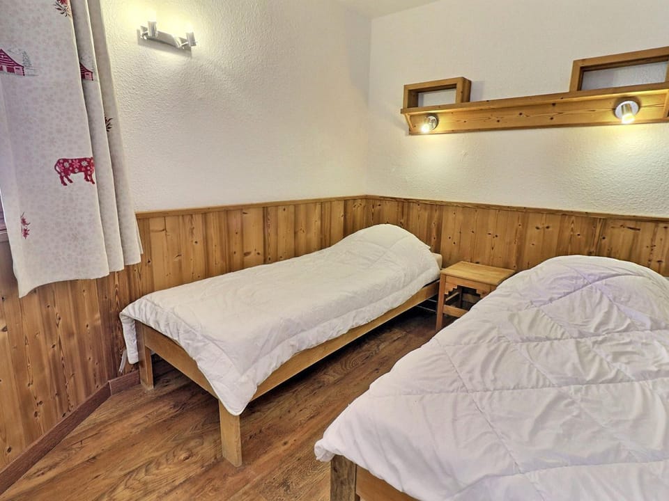 Cosy 2 Pièces, Skis aux Pieds, Proche Commerces - FR-1-182A-34 Apartment in Les Allues