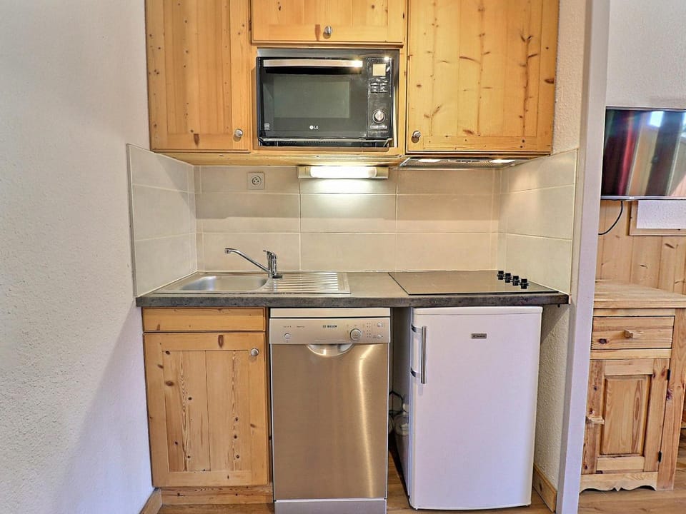 Confortable 2 Pièces, Skis aux Pieds, 4 Pers, Balcon Ouest - FR-1-182A-38 Apartment in Les Allues