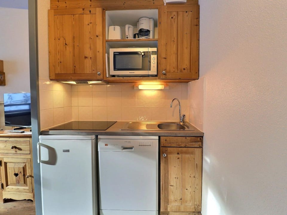 Confortable 2 pièces, skis aux pieds, proche commerces - FR-1-182A-42 Apartment in Les Allues