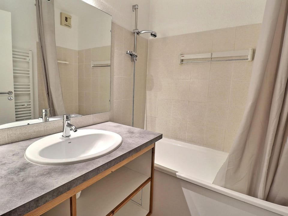 Confortable 2 Pièces, Skis aux Pieds, Proche Commerces - FR-1-182A-41 Apartment in Les Allues