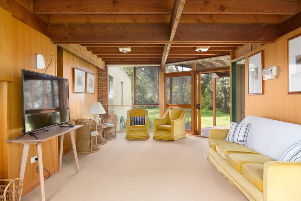 Shearwater Beach House in Silverleaves House in Cowes