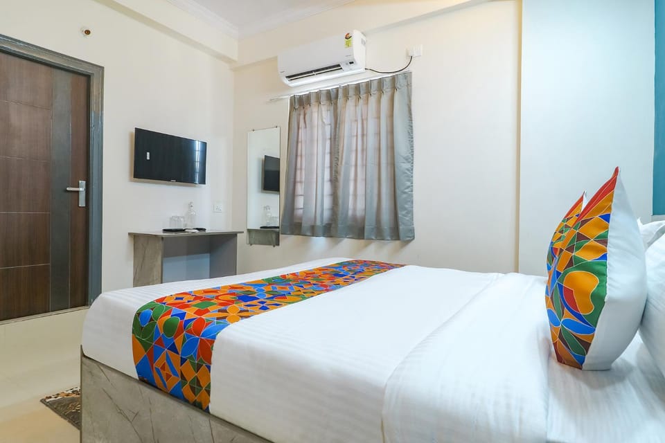 Bed, TV and multimedia, Bedroom, air conditioner