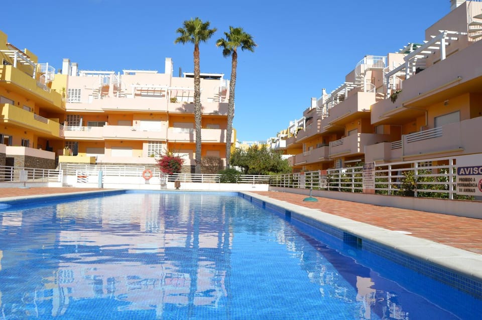 Property building, Swimming pool, Swimming pool