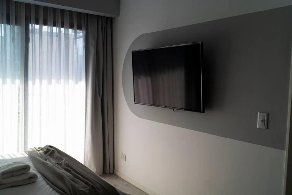 Communal lounge/ TV room, Bed, TV and multimedia, Bedroom