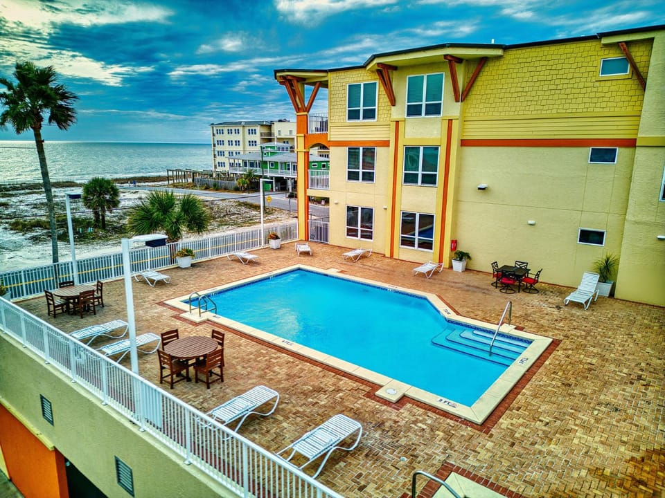 Summerhouse 101 - Pearl of the Gulf by Pristine Properties Vacation Rentals Apartment in Mexico Beach