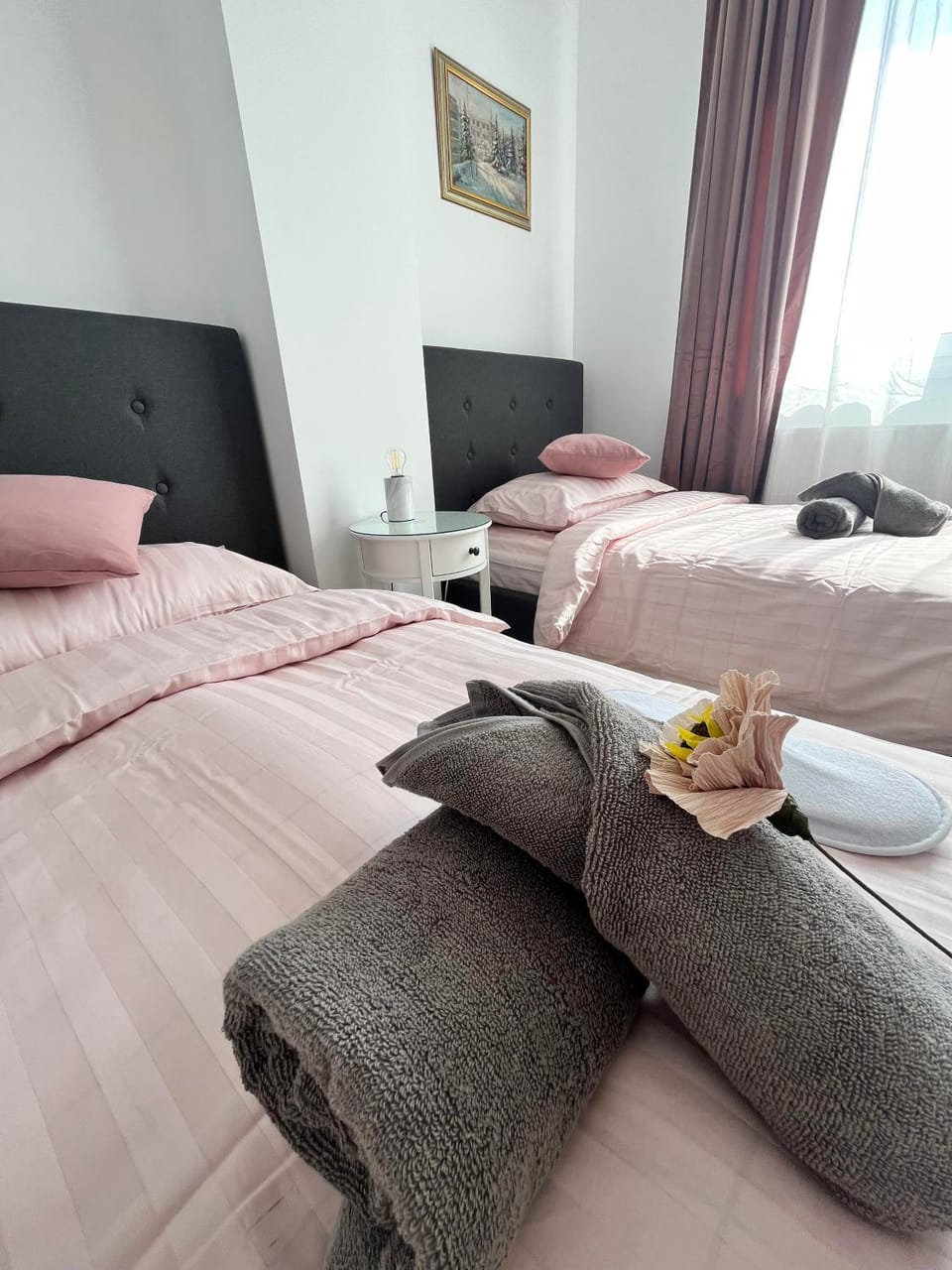 Bedroom, towels