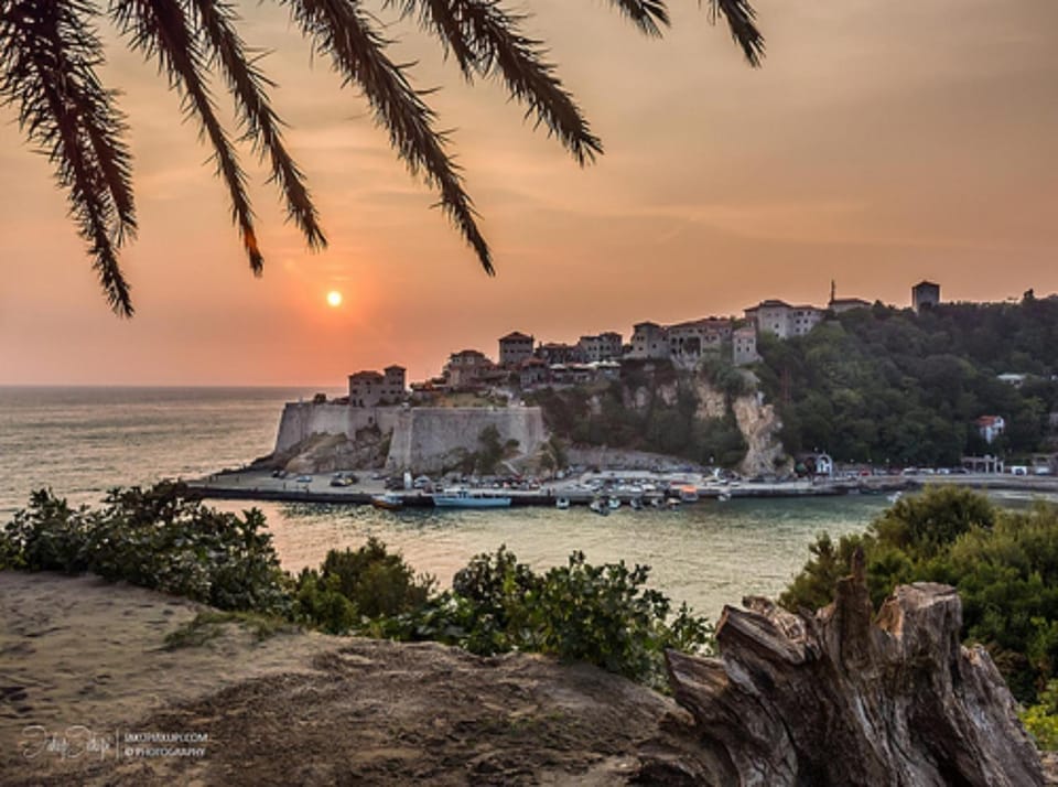 Neighbourhood, Natural landscape, Beach