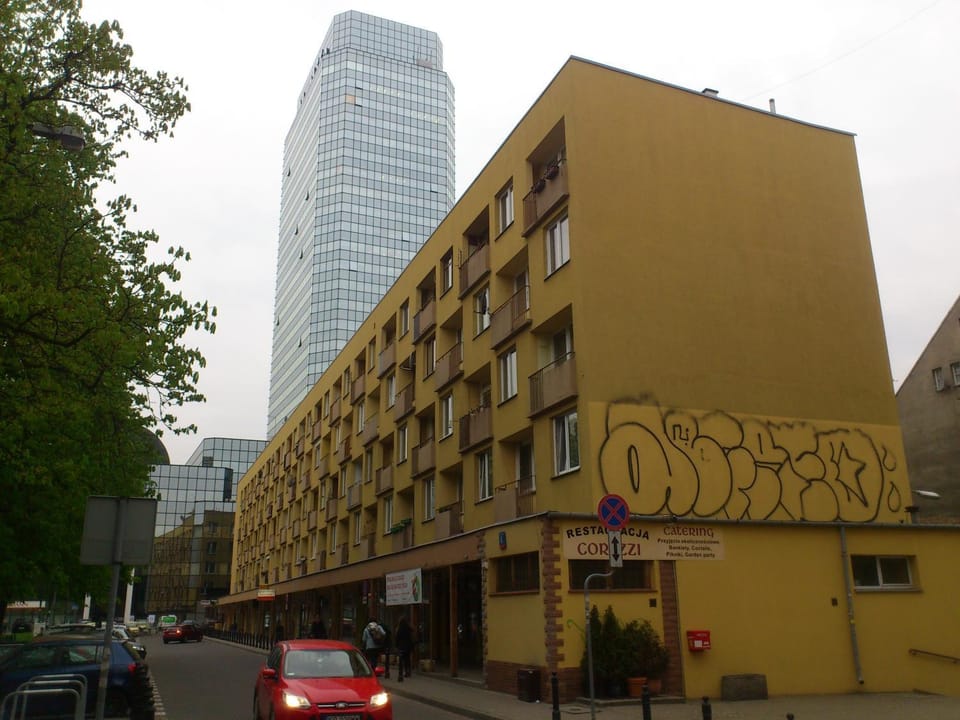 Property building, Neighbourhood