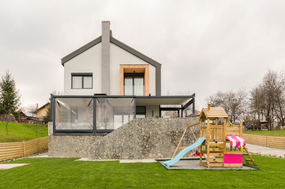 Property building, Patio, Spring, Day, Natural landscape, Children play ground, Children play ground, Garden, Garden, Garden view