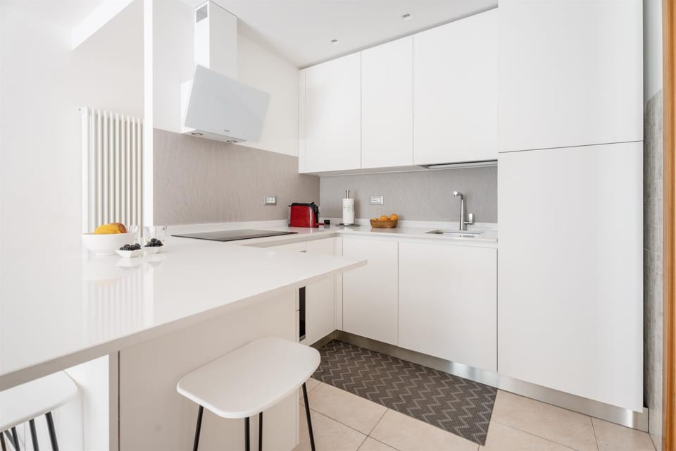 Kitchen or kitchenette, Dining area, stove