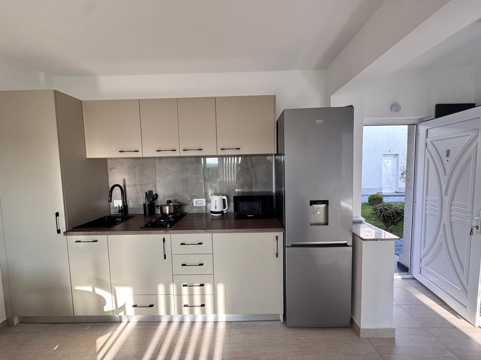 Property building, Breakfast