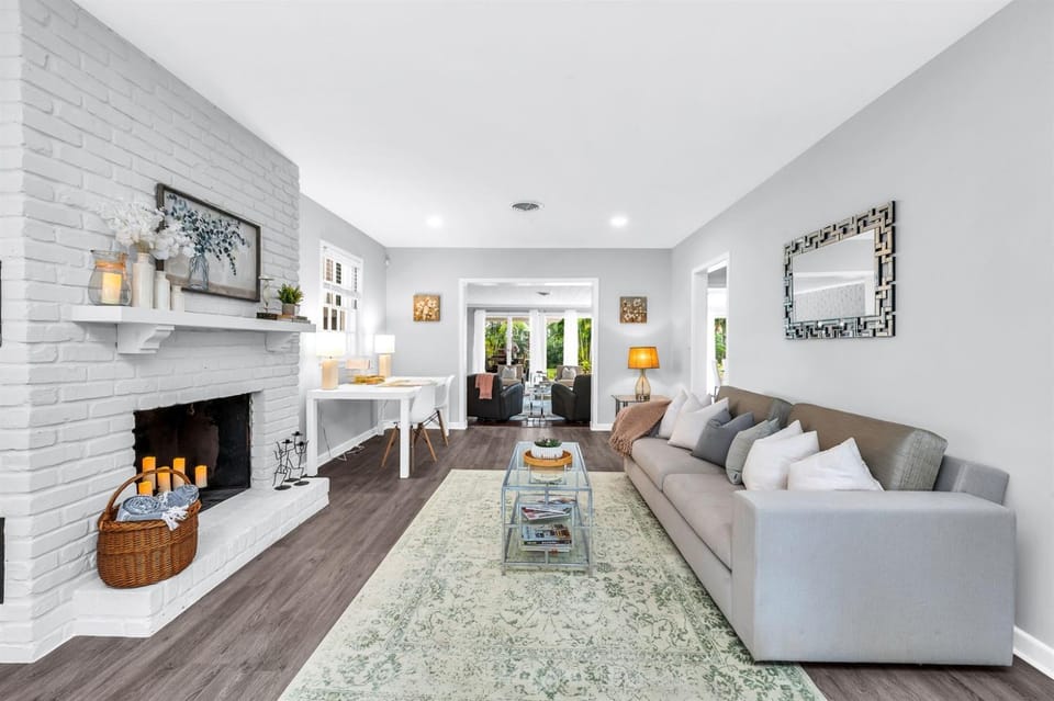Casa Miramar Private Beach Path & Pool Paradise House in Palm Beach