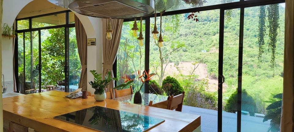 Doc Chill- Private villa 3BR- near Hanoi with Spring Infinity Pool Villa in Laos