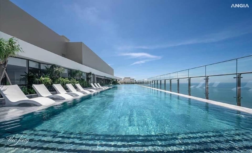 Day, Natural landscape, Hot Tub, Pool view, Sea view, Swimming pool, Swimming pool, sunbed