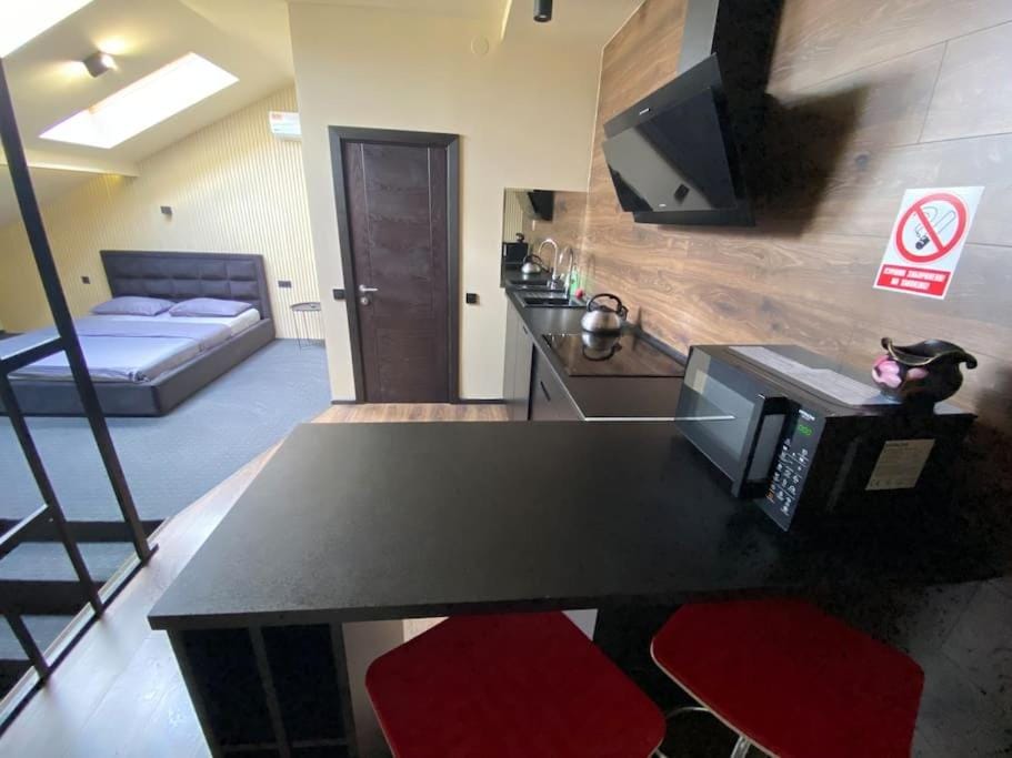 Kitchen or kitchenette, Dining area, hair dresser, minibar
