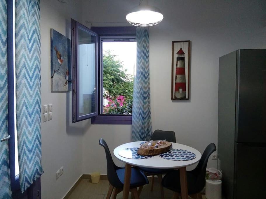 Vourkari Studio 2 with kitchen Apartment in Kea-Kythnos