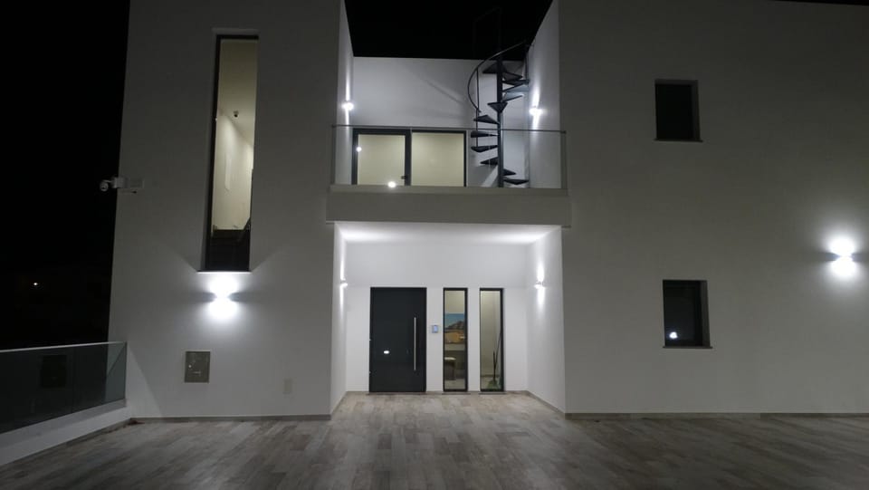 Facade/entrance, Night