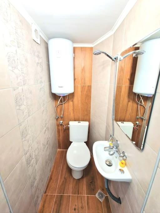 Shower, Toilet, Bathroom