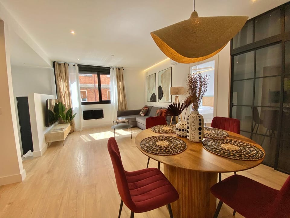 Living room, Seating area, Dining area